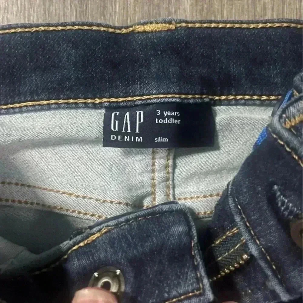 Gap and Jordache Girls 2 Piece Denim Bundle Leggings and Jeans Size 3T